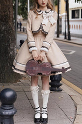 Hellbraunes Puppenkragen-Bowknot-Herbst-Winter-süßes Lolita-Kleid im College-Stil, zweiteiliges Set